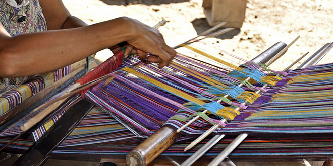  KERAJINAN  BAHAN LUNAK Fungsi Kerajinan  Bahan Lunak