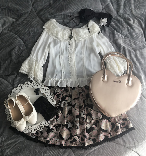 lolita coordinate with the new items - in white, black and gold