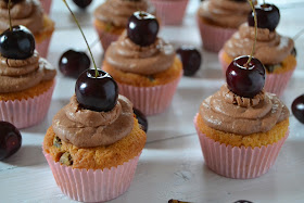 cherry choc chip cupcakes