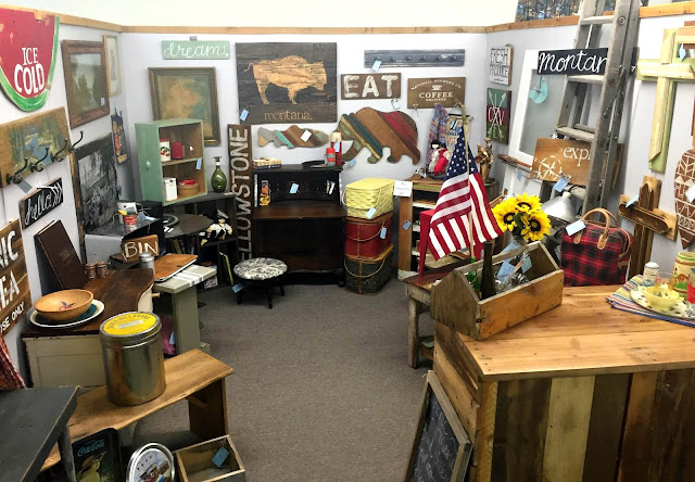 reclaimed wood, antiques, salvaged, booth display, my shop, barnwood,http://goo.gl/0Bl7XE 