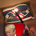 Queman sus tenis porque New Balance apoya a Trump