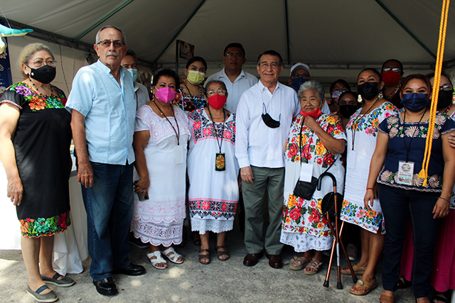 Inauguran la Segunda Expo Feria Artesanal Indígena Maya