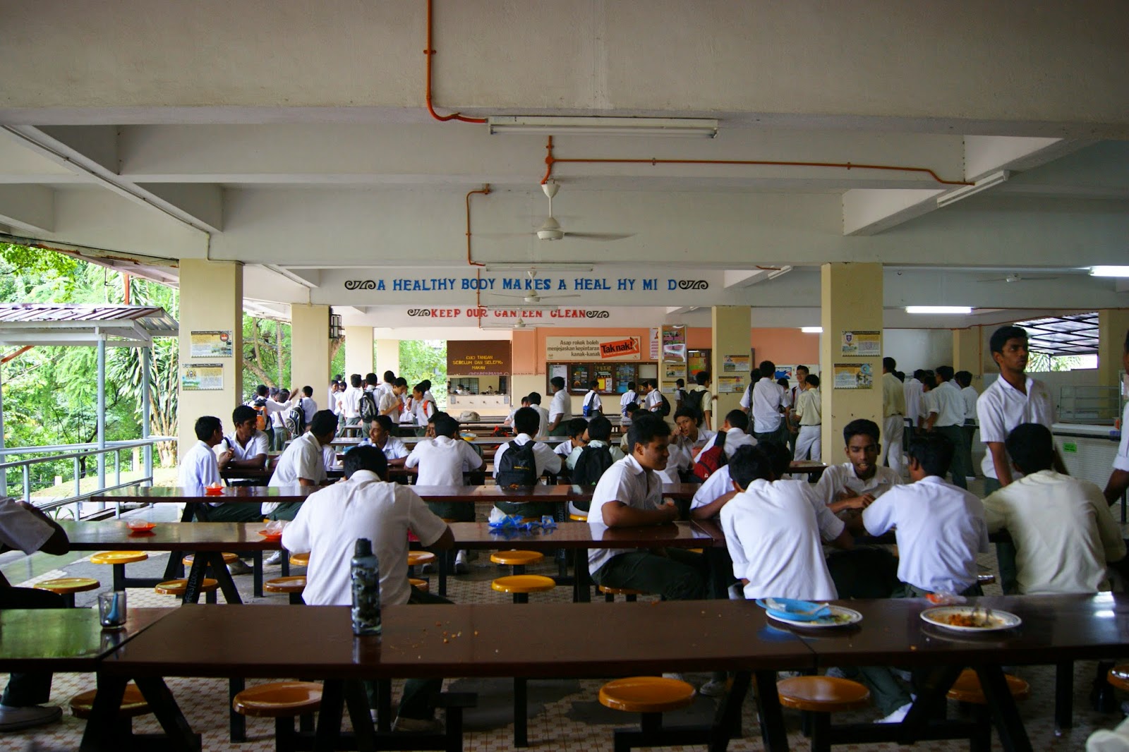 kantin sekolah