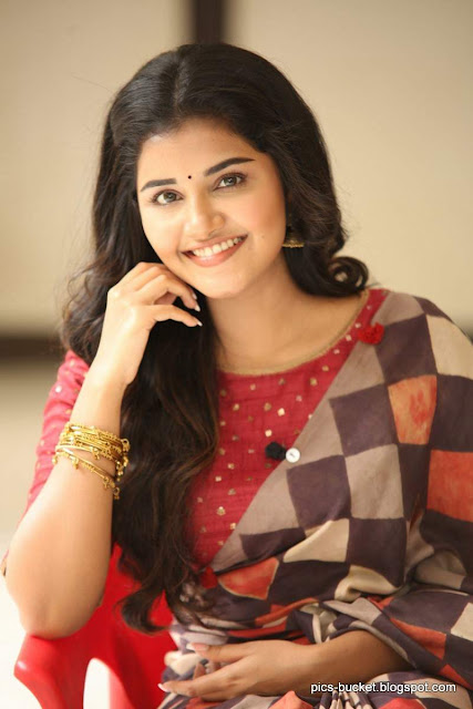 Actress Anupama Parameswaran hd images