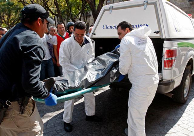 Hallan cuerpo putrefacto dentro de fosa en Tepa