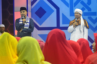  Dalam salah satu episode Demi Masa, bersama A'a Gym, David Chalik banyak menyerap ilmu. www.ceritaseleb.top