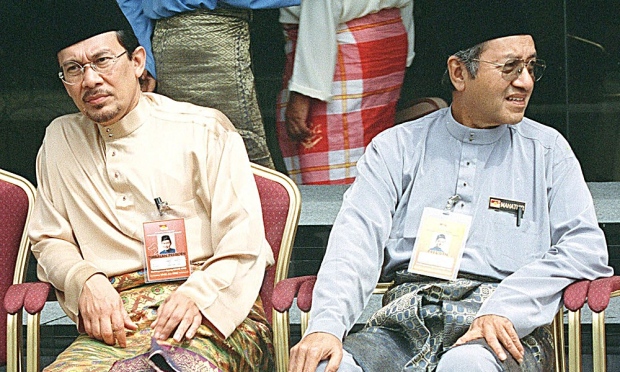 Mahathir Dan Anwar: Krisis 1998 Dan 2020, Satu Catatan Pengalaman ...