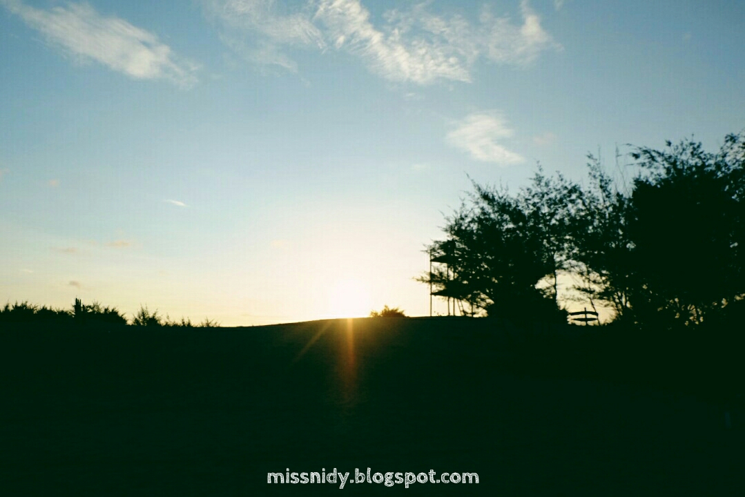 sunset di gumuk pasir parangkusumo