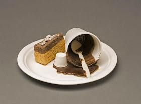 02-Cake-on-the-Plate-Victor-Spinski-Clay-Sculptures-replicating-objects-from-Daily-Life-www-designstack-co