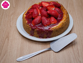 Cheesecake cuit aux fraises avec son coulis de fraises