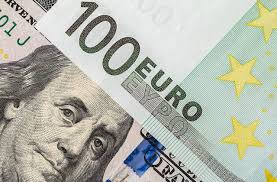 El dólar sube frente al euro