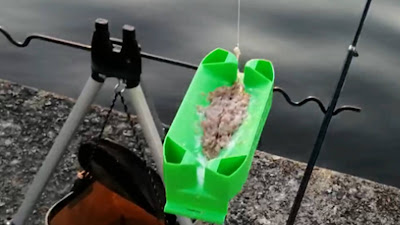 トリックサビキの餌つけ器の固定方法