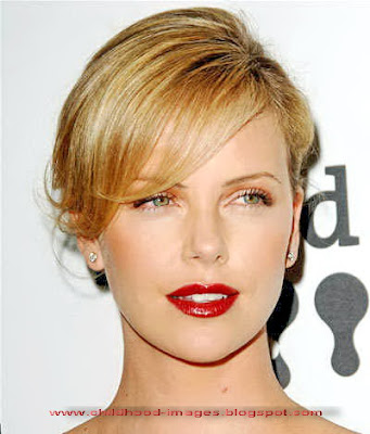 charlize theron mini biograghy and rare childhood pictures