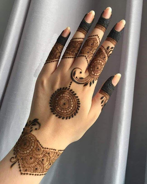 Elegant traditional Mehndi Designs for Front & Back hand