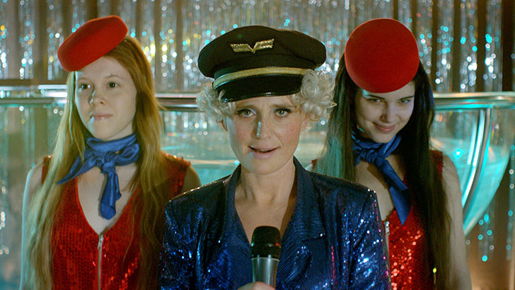Marta Mazurek, Kinga Preis e Michalina Olszanska como Silver, Krysia e Golden no filme 'A Atração'