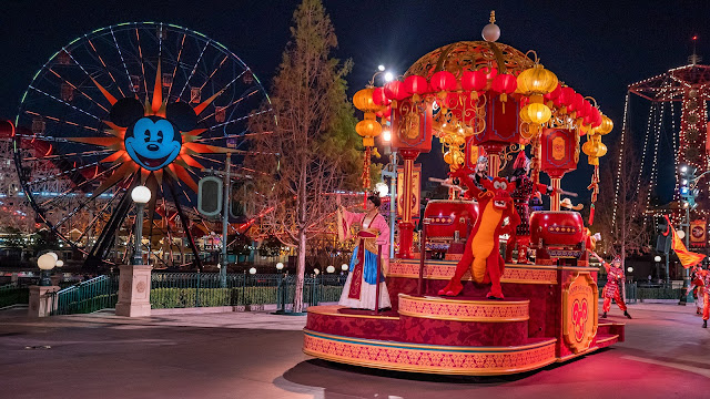 Mulan and Mishu on float