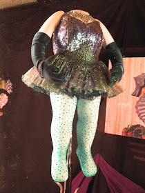 Muppets Most Wanted Miss Piggy opening number green sequin swimsuit