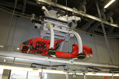 inside ferrari plant 17 Proses Pembuatan Sebuah Mobil Ferrari