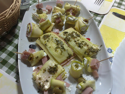 Calabacin relleno de queso crema light y Jamón / Fué un día como hoy