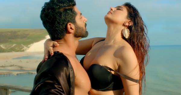 Raveena Tandon Ki Sex Video - 5 hottest Bollywood video songs (part 8) - feat. actresses in romantic  scenes.