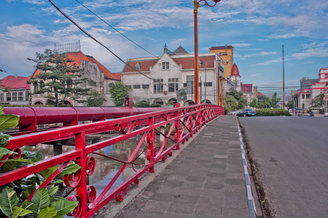 pemandangan jembatan merah surabaya