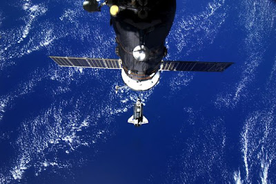 Spacewalk: The Blue Sky Underfoot Seen On  www.coolpicturegallery.us