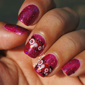 NailaDay: Red holo glitter franken with cut out stamp design