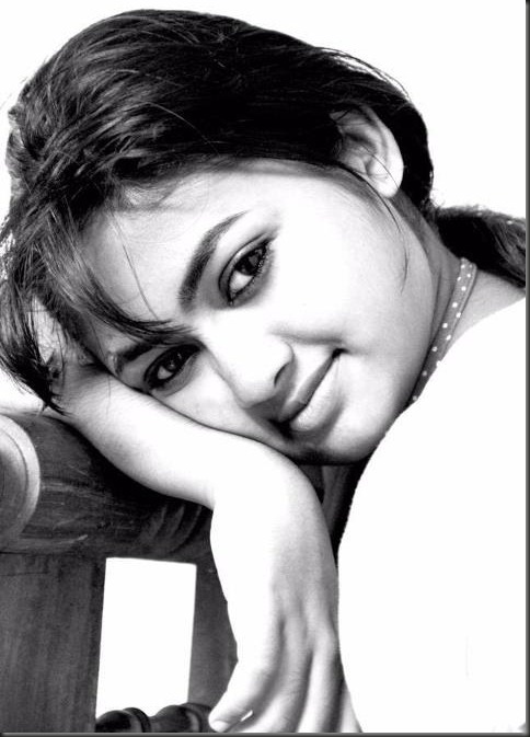 actress_shalin_spicy_photos