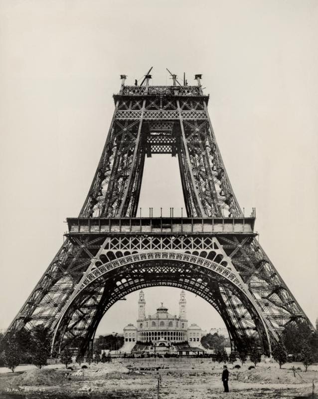 Black and White Vintage Photos of Eiffel Tower ~ vintage everyday
