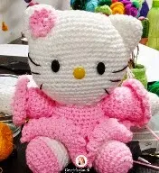 http://www.clasesdecrochet.com/2015/02/kitty-crochet-paso-paso-gratis-amigurumis.html