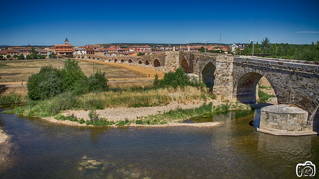 Playas fluviales y piscinas del río Órbigo en León