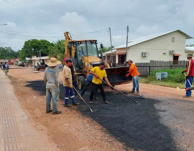 EM FEIJÓ: DERACRE e Prefeitura  avançam com operação tapa-buraco nos Bairros Cidade Nova e Segundo Distrito