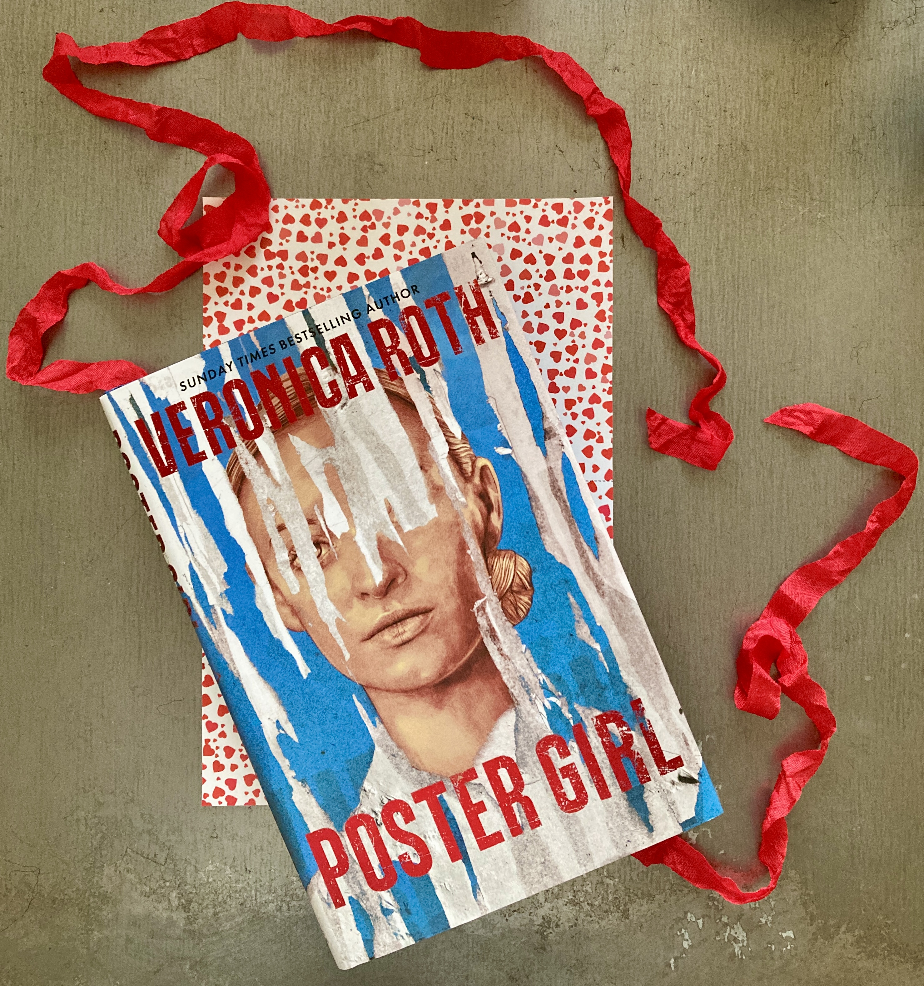 Book Review: “Poster Girl,” by Veronica Roth - The New York Times