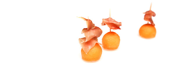 Mini brochettes de melon et jambon cru