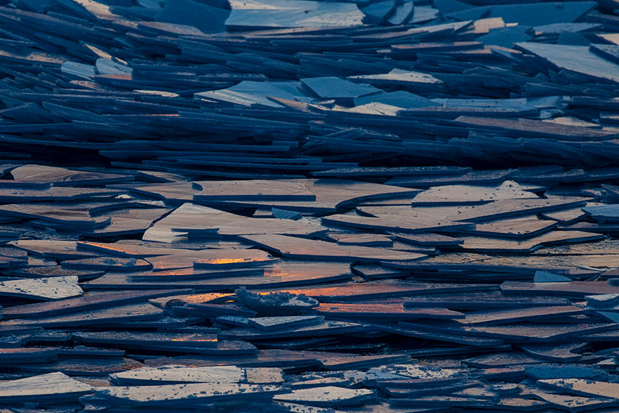 Mesmerizing Pictures Of Frozen Lake Michigan Shattered Into Millions Of Ice Pieces