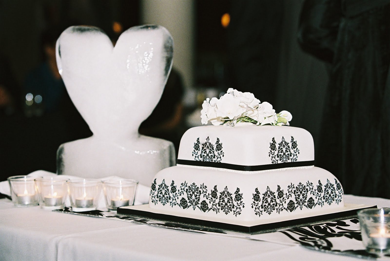 black and red harley Tier square black & white damask wedding cake