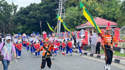 Pj. Bupati, Richard Arnaldo secara resmi melepas Lomba Drumband Dalam Rangka Memperingati Hardiknas