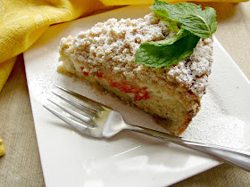 Strawberry Cheese Crumb Cake