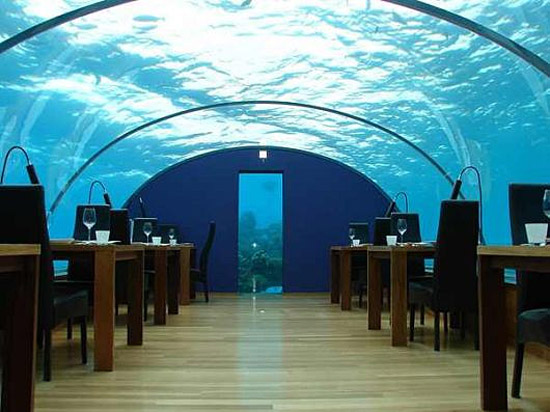 Poseidon Resort Fiji - Underwater hotel restaurant