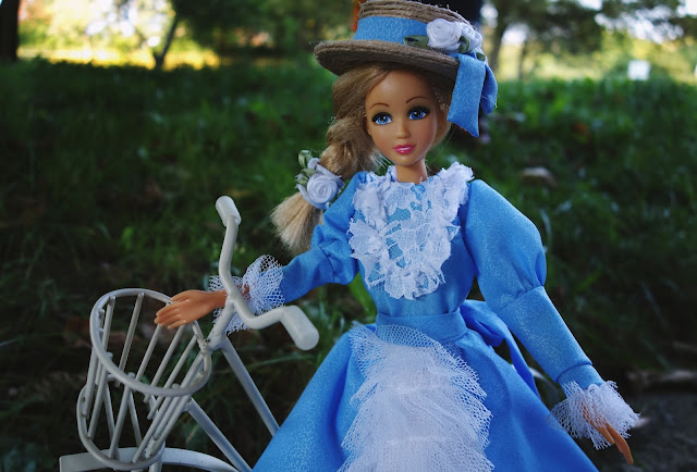 suknia z XIX wieku dla Barbie