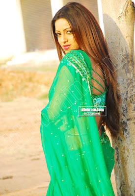 Actress Udaya BHanu in Green Saree Pics