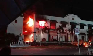 Incendian Palacio Municipal y Saquean casa del alcalde de Catemaco Veracruz