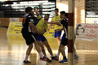 El CB Barakaldo gana 33-26 ante el Dominicos Zaragoza en la liga de Primera Nacional