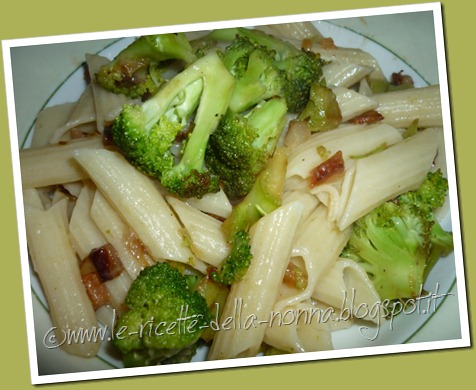 Penne con cipollotto, brocccoli e pancetta (7)