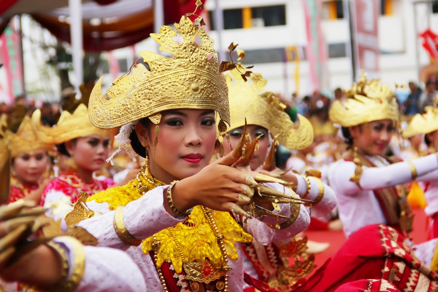 Tari Sigeh Pengunten Tarian Tradisional Dari  Lampung  