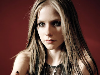 Free unwatermarked wallpapers of Avril Lavigne at Fullwalls.blogspot.com