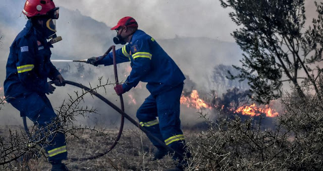 Υπερωρίες και επίδομα κινδύνου στους πυροσβέστες – Πόσα επιπλέον χρήματα θα πάρουν