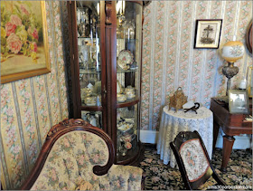 Lizzie Borden Bed & Breakfast Museum: Salón