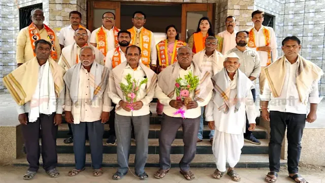 While felicitating senior Shiv Sainiks