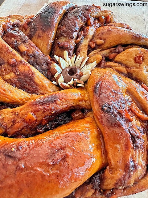 Spice Babka bread with Dune Sandworm